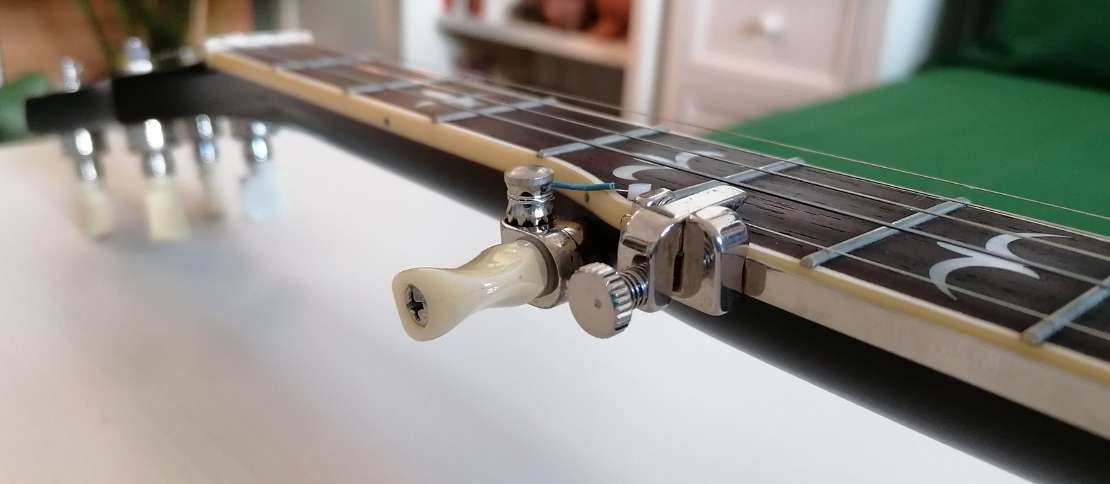 5 String Bluegrass Banjo - Long Capo